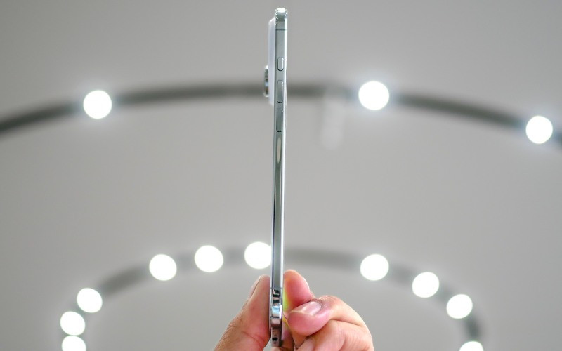 iPhone Air tạo cuộc cách mạng trong sử dụng eSIM