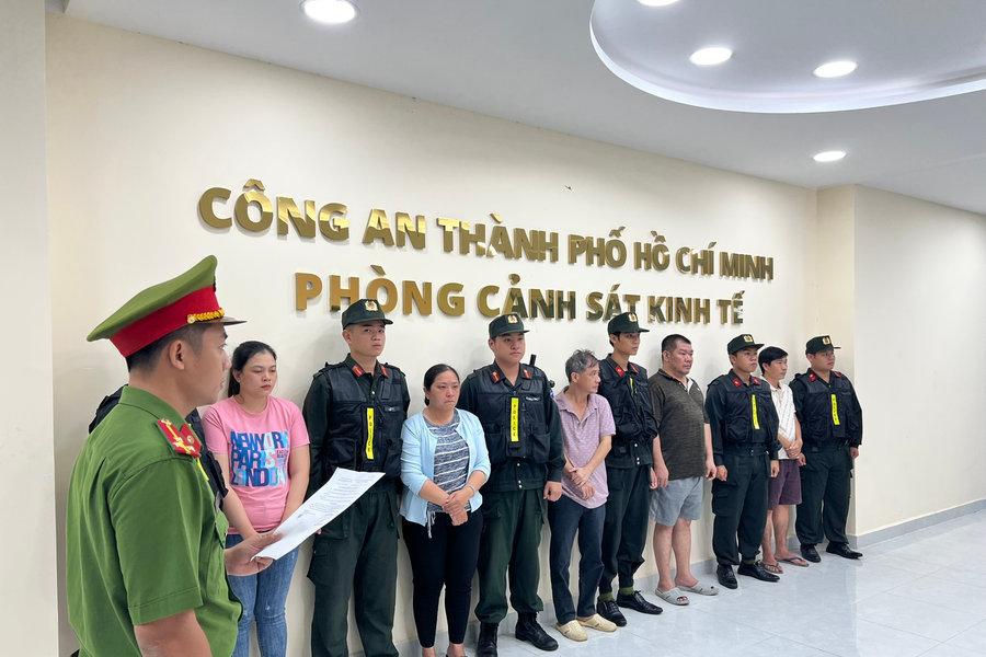 Công an TP.HCM triệt phá đường dây buôn lậu quy mô lớn, bắt giữ 5 người
