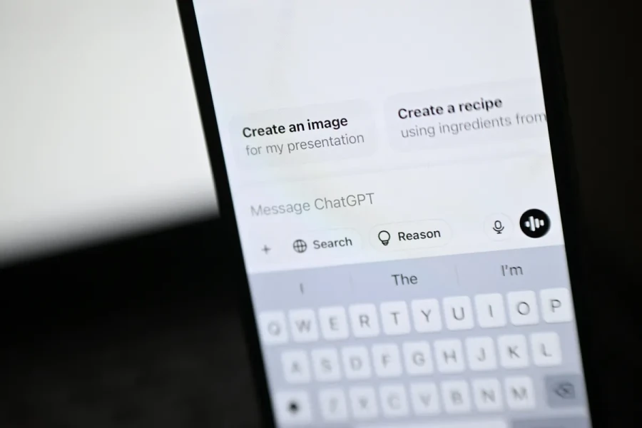 Apple từng mắc sai lầm chí mạng, nên phát hành chatbot giống ChatGPT
