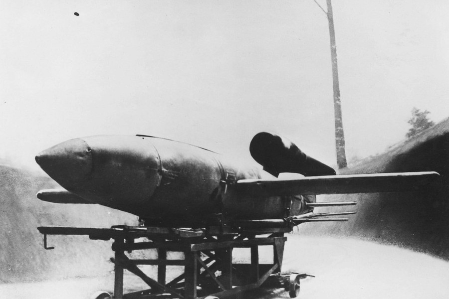 Hitler là người phát động cuộc chiến máy bay không người lái đầu tiên