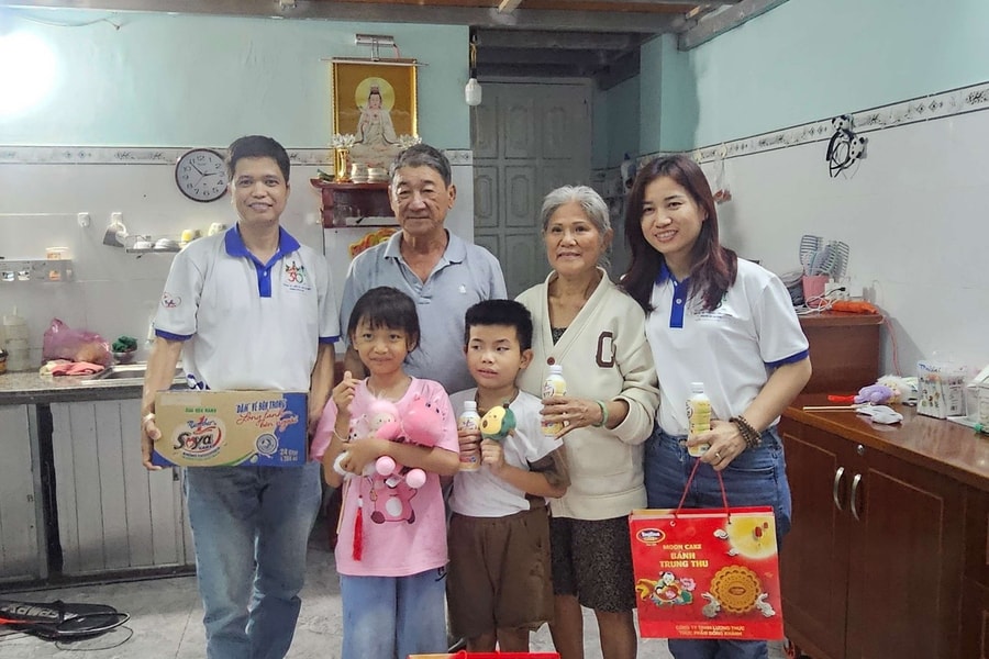 Trung thu đoàn viên: Tân Hiệp Phát gieo nụ cười cho trẻ mồ côi do COVID-19