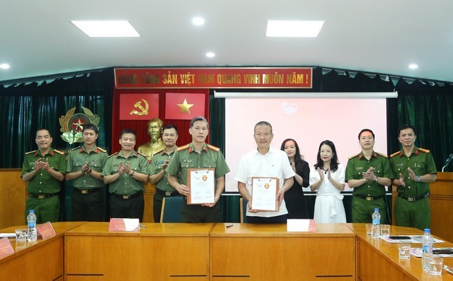 Tân Hiệp Phát trao hơn 9 tỉ đồng tiếp sức con em chiến sĩ công an TP.HCM đến trường dịp Trung thu