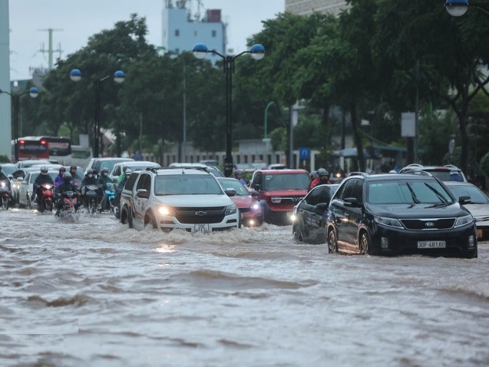 TS. Nguyễn Xuân Thủy: 'Đừng coi thành phố bọt biển là thần tượng!'