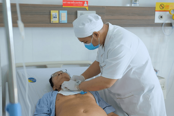 Máy xịt nước cắt cổ cụ ông 74 tuổi ở Tây Ninh