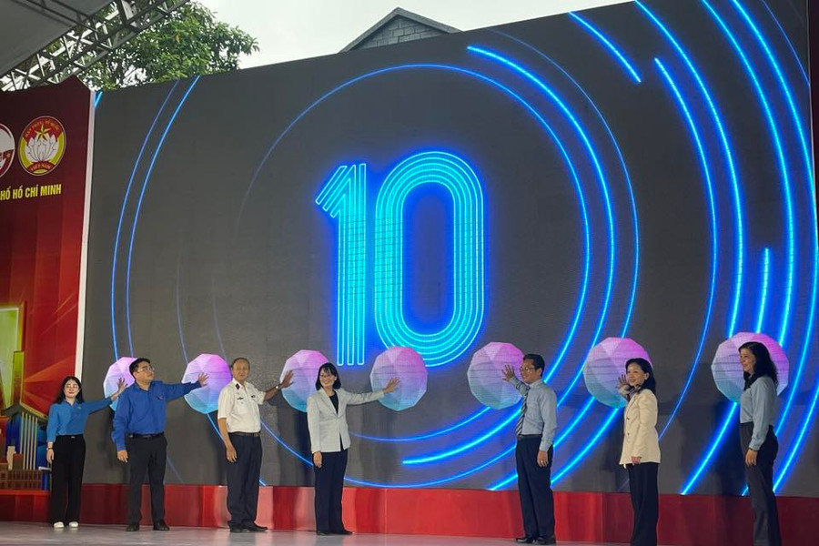 TP.HCM khởi động 'Bình dân học vụ số' đưa kỹ năng số đến mọi nhà