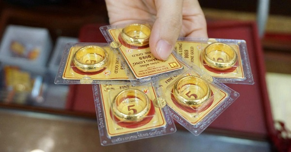 Giá vàng hôm nay 1/6: Bốc hơi 7 triệu/lượng sau 1 tháng, người mua vàng SJC cắt lỗ hay ôm tiếp?