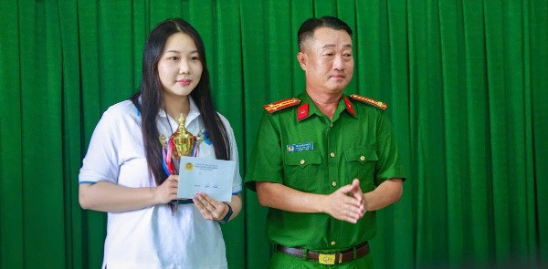 Trao giải cuộc thi tìm hiểu pháp luật trực tuyến trên nền tảng mạng xã hội