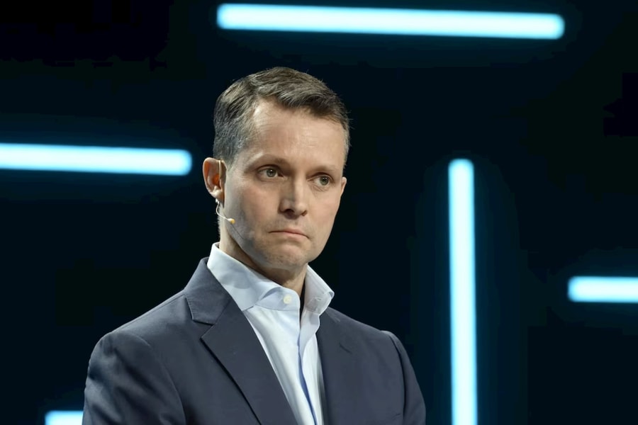 CEO Nokia so sánh sự bùng nổ AI với internet, hạ thấp lo ngại về bong bóng
