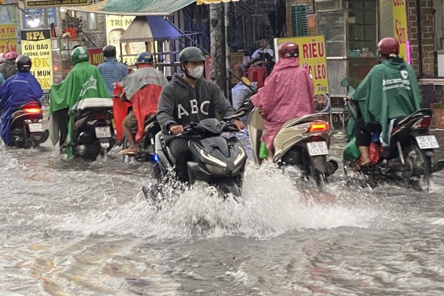 2 dự án 18.000 tỉ 10 năm chưa xong, TP.HCM loay hoay trong nước ngập