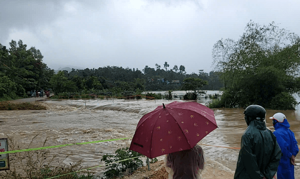 Mưa lớn gây sạt lở, thủy điện ở Đà Nẵng xả lũ hôm nay