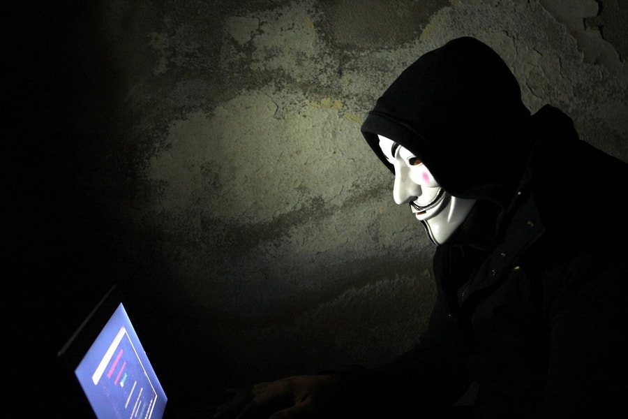 'Ngày phản kháng' của giới hacker: Từ thuốc súng đến mặt nạ Guy Fawkes