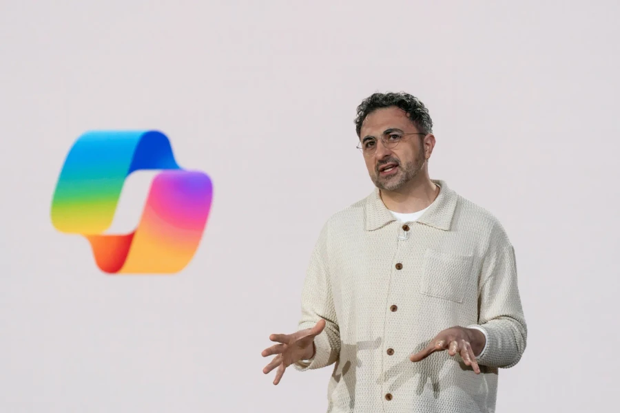 Microsoft lập nhóm siêu trí tuệ theo đuổi AI giúp kéo dài tuổi thọ con người