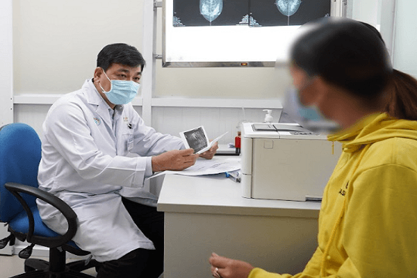 Kỳ tích y khoa: Cứu bệnh nhân ghép thận mắc ung thư vú hai bên