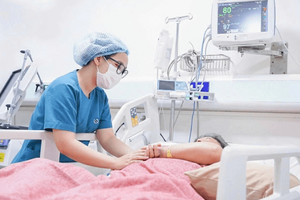 Từ vụ ngộ độc bánh mì tại TP.HCM: Người dân phải tự làm chủ ATTP