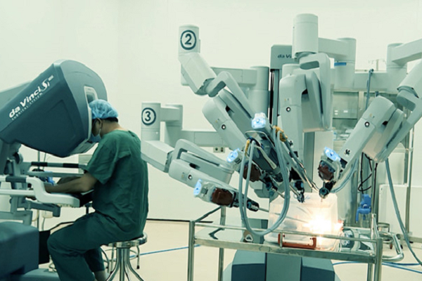 'Mắt robot sáng hơn người': Bí mật sau phòng mổ bệnh viện Chợ Rẫy
