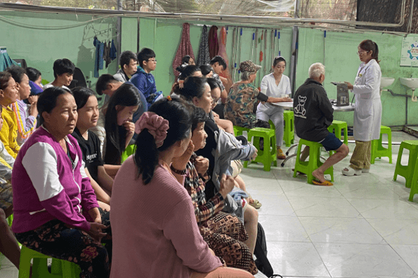 Y tế TP.HCM trắng đêm chi viện vùng lũ