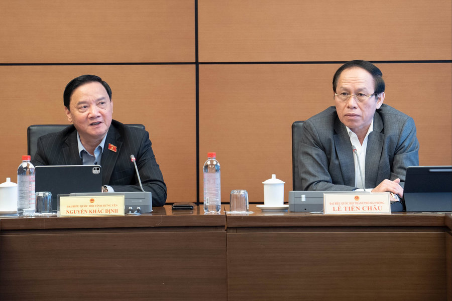 'Học y 6 năm và 18 tháng thực hành mà lương bậc 1 là rất bất cập'