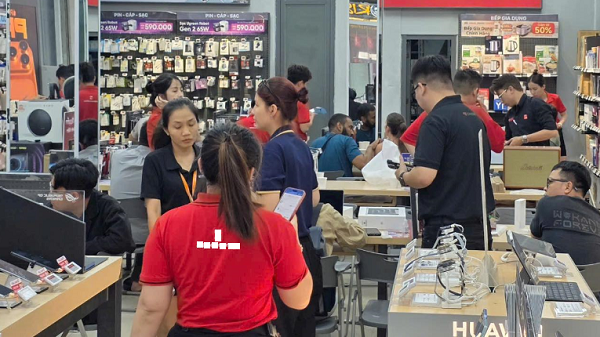 Cuộc đua săn deal công nghệ Black Friday: Flagship 'chạm sàn', ai dẫn đầu?