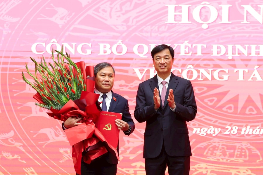 Ông Nguyễn Đức Trung thôi giữ chức Chủ tịch Hà Nội sau 10 ngày nhậm chức