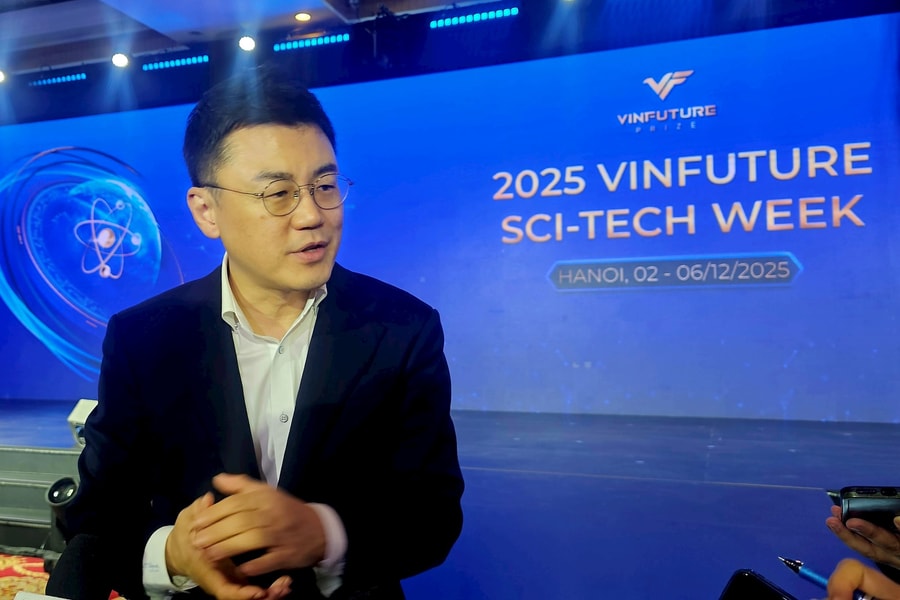 GS. Ho-Young Kim tiên phong mô hình robot học mới với trí tuệ vật lý