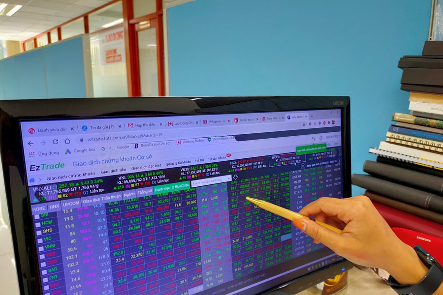 Cổ phiếu ‘rẻ’ vẫn còn đầy trên thị trường dù VN-Index đã hồi phục khá