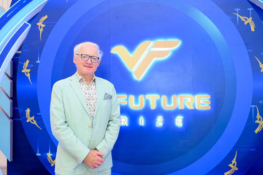 GS Toby Walsh: Nếu không cẩn thận, nhiều quốc gia có thể bị ‘đô hộ số’