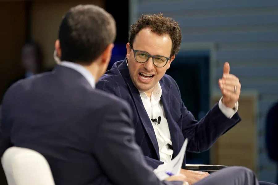 CEO Anthropic châm chọc OpenAI và Google: ‘Chúng tôi chưa từng báo động đỏ’
