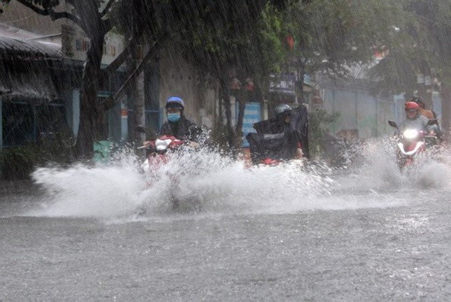Thời tiết hôm nay 9.12: Miền Trung - Tây Nguyên mưa lớn cục bộ, nguy cơ sạt lở và lũ quét