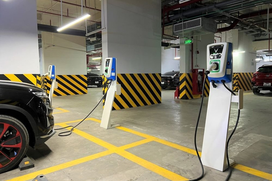 Sớm hoàn thiện quy chuẩn an toàn cho trạm sạc xe điện trong chung cư