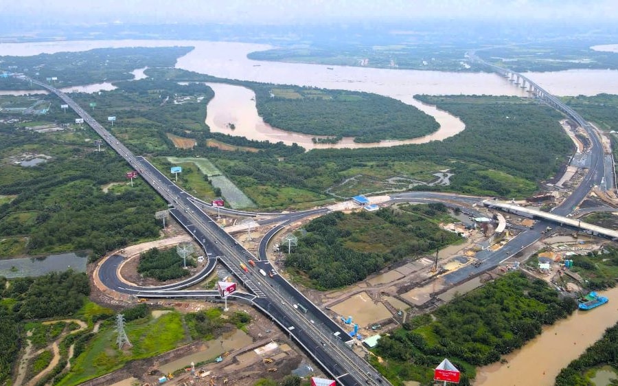 TP.HCM kiểm tra tiến độ Vành đai 3, yêu cầu tăng tốc các gói thầu phía Tây