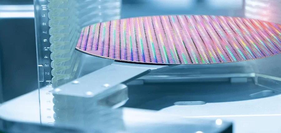 Intel dùng công cụ sản xuất chip của hãng có đơn vị ở Trung Quốc bị Mỹ trừng phạt