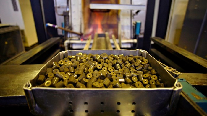 Cơn sốt uranium và khoảng trống cung cầu