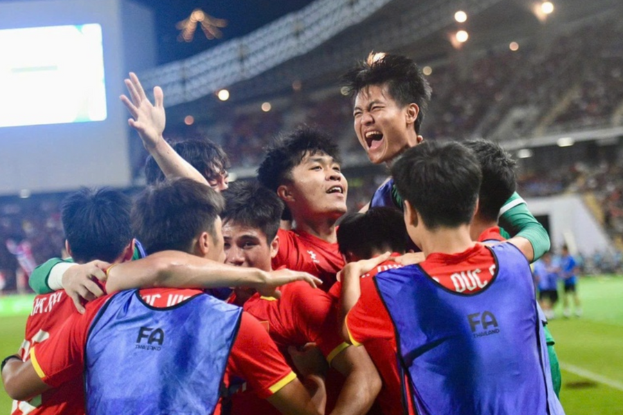 Thủ tướng gửi thư chúc mừng đội tuyển bóng đá nam U22 và tuyển nữ Futsal giành HCV SEA Games 33