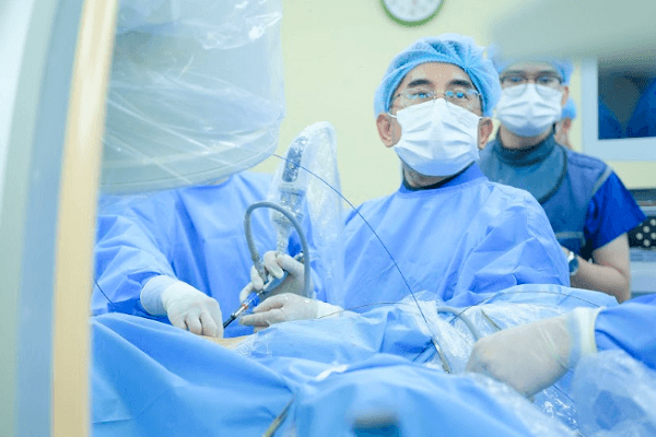 Không dao kéo, không máu me: Laser đổi thay phẫu thuật tiết niệu