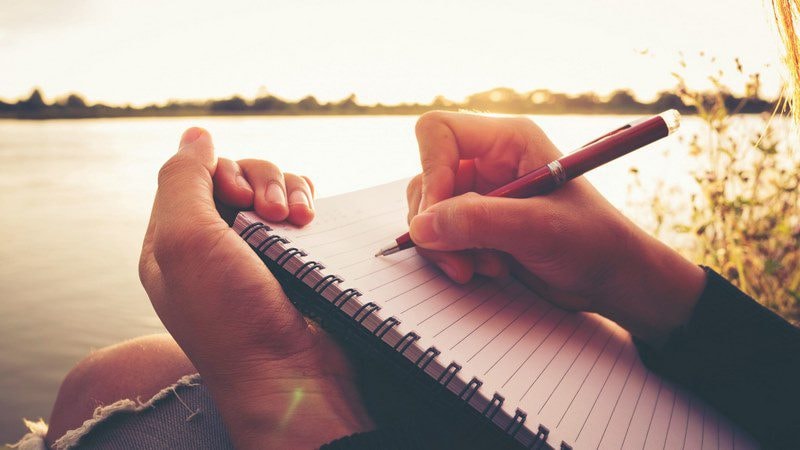 Khoa học lý giải viết lách giúp não bộ ‘tự chữa lành’