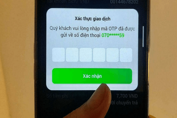 Chỉ một mã OTP, tiền trong tài khoản ‘bốc hơi’: Công an TP.HCM cảnh báo khẩn