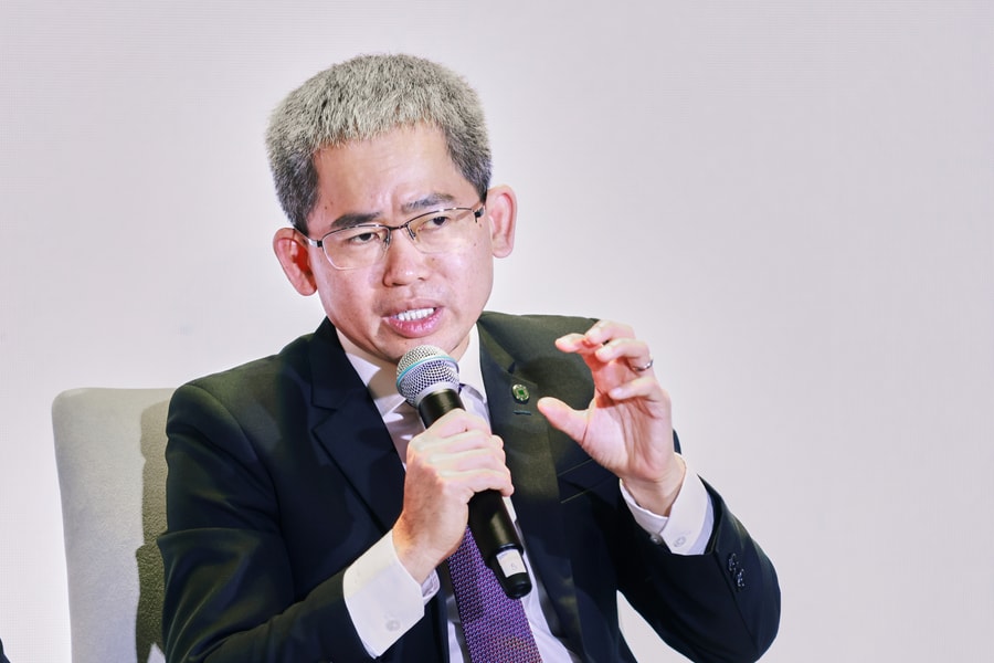 Ngăn chủ ngân hàng dùng tiền dân gửi nuôi ‘sân sau’