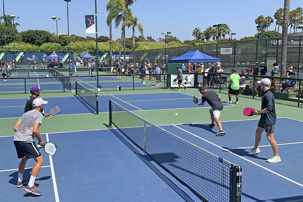 Người bị huyết áp cao, mỡ máu có nên chơi cầu lông, pickleball?