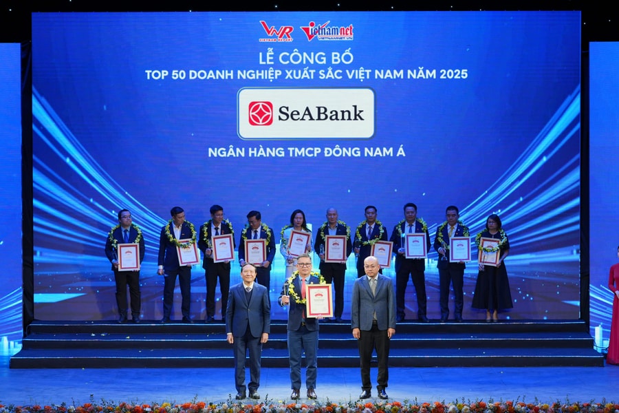Hai giải thưởng uy tín ghi nhận chiến lược phát triển bền vững của SeABank