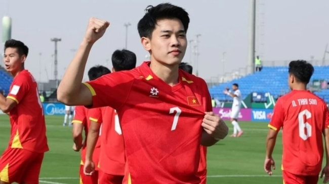 Truyền hình Trung Quốc 'việt vị' vì không tin đội nhà vào bán kết