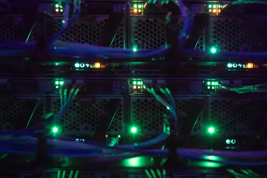 CEO hàng đầu ngành bán dẫn: Giá chip nhớ tăng cao sẽ kéo dài đến 2027