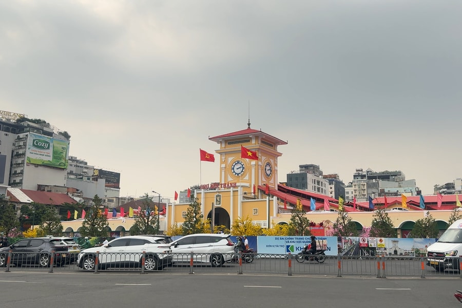 Chợ Bến Thành và hồ Con Rùa: Can thiệp bao nhiêu là đủ?