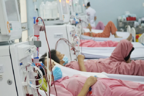 Tết đặc biệt ở Chợ Rẫy: Âm thanh chạy thận thay tiếng pháo hoa!