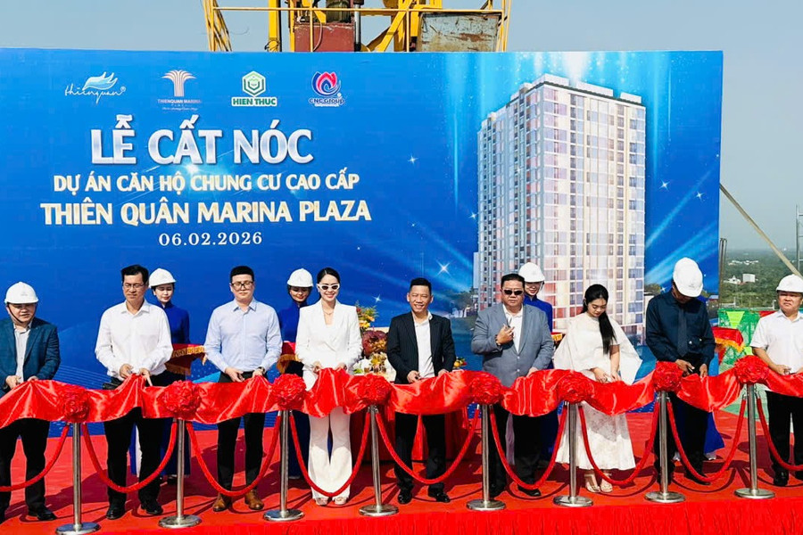THIÊN QUÂN – MARINA PLAZA: Viên ngọc xanh giữa lòng đô thị miền sông nước chính thức cất nóc