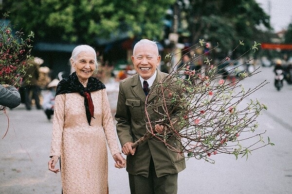 Để người cao tuổi ăn Tết vui khỏe, đón Xuân an lành