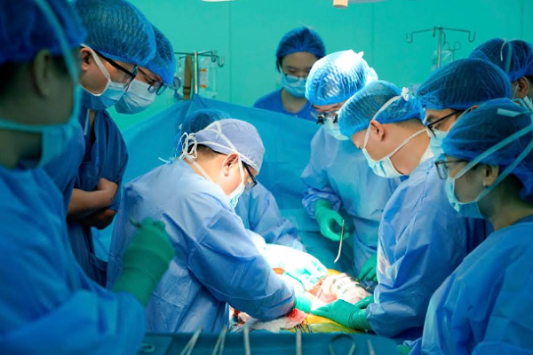 Trước giao thừa Tết Bính Ngọ: Hơn 200 bác sĩ trắng đêm ghép tạng cứu 4 người