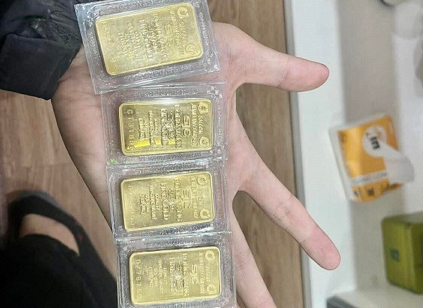 Giá vàng hôm nay 8/9: Vàng miếng SJC lùi sâu, xuất hiện mức giá 'lạ' tại Mi Hồng