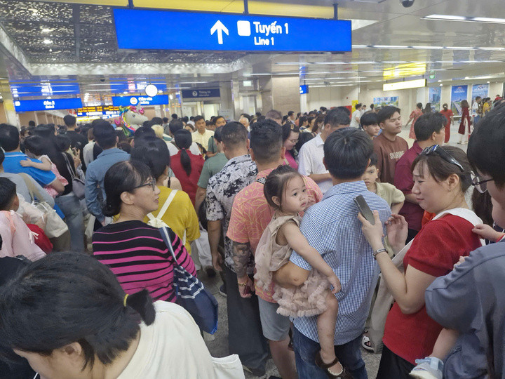 Ba ngày cao điểm Tết, Metro số 1 chở hơn 222.000 lượt khách