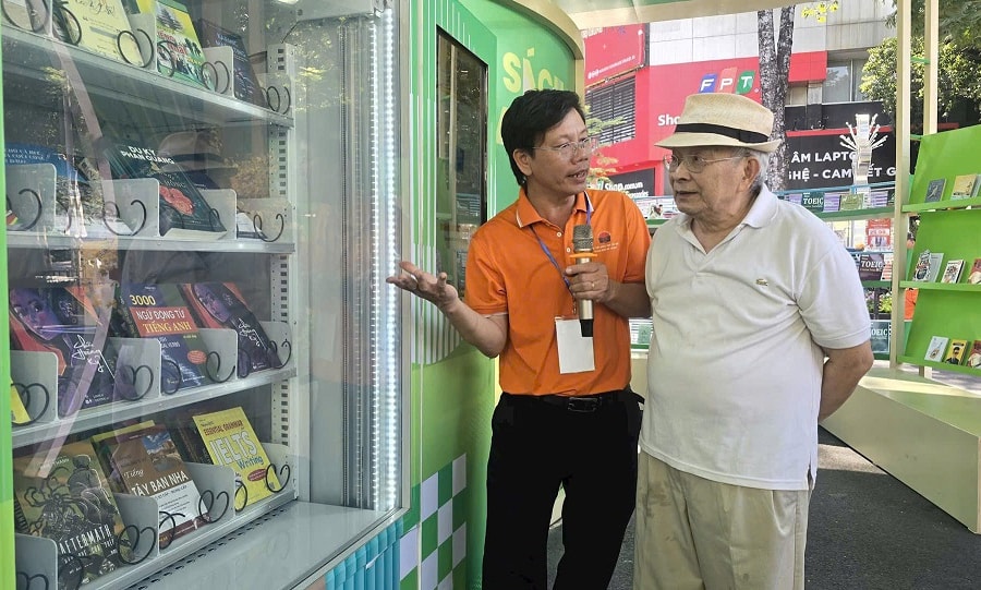 Đường sách Tết 2026 tại TP.HCM đón gần 1 triệu lượt khách