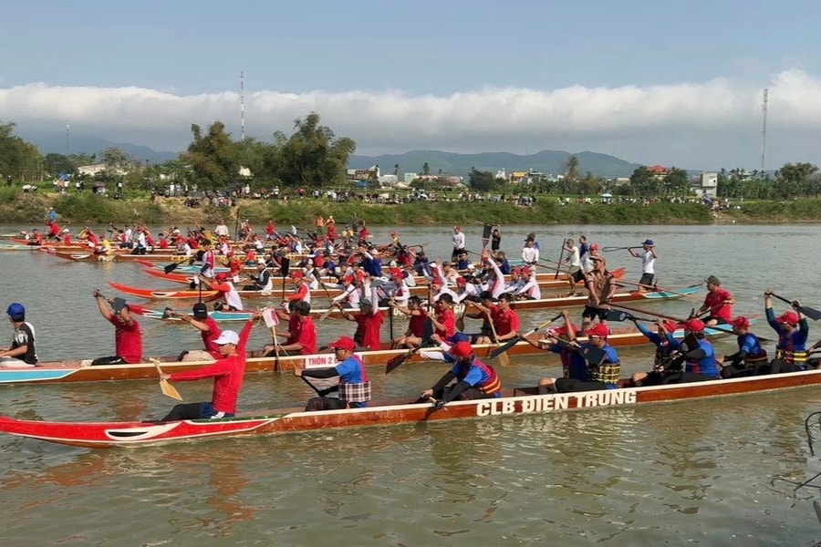 Đà Nẵng: Tên giải 'đua thuyền', thực tế là đua ghe